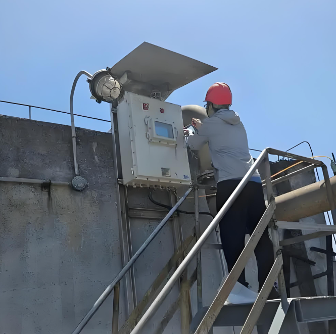 工廠廢氣排放檢測現(xiàn)場工作照片